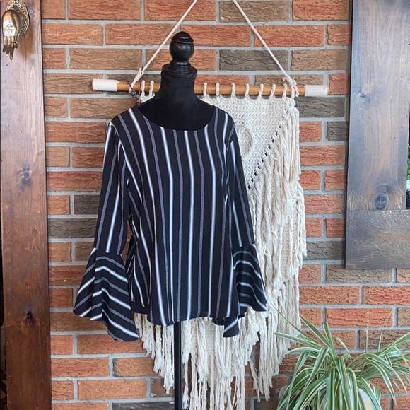 🖤 Sweet Wanderer Pinstripe Blouse - Picture 1 of 5
